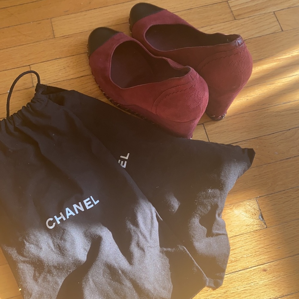 Red CHANEL Chain Wedges SZ 7 (37.5) - Picture 5 of 5